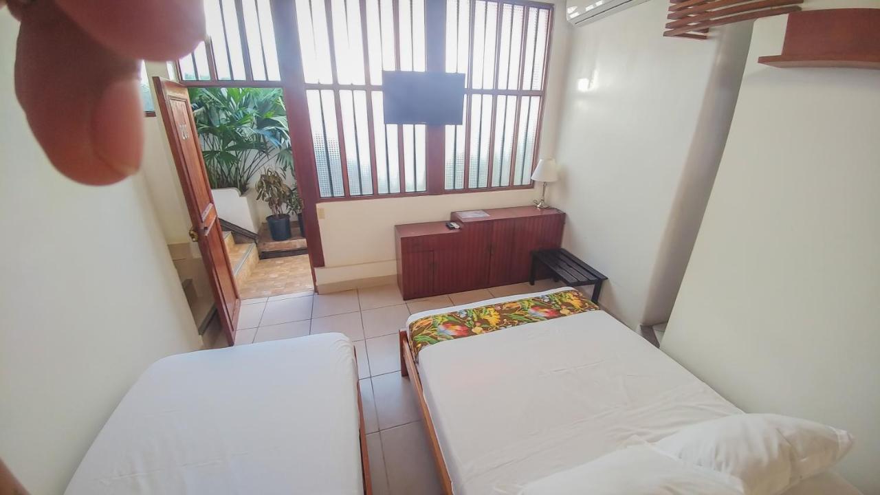 Hostal "Centrika" Тарапото Экстерьер фото