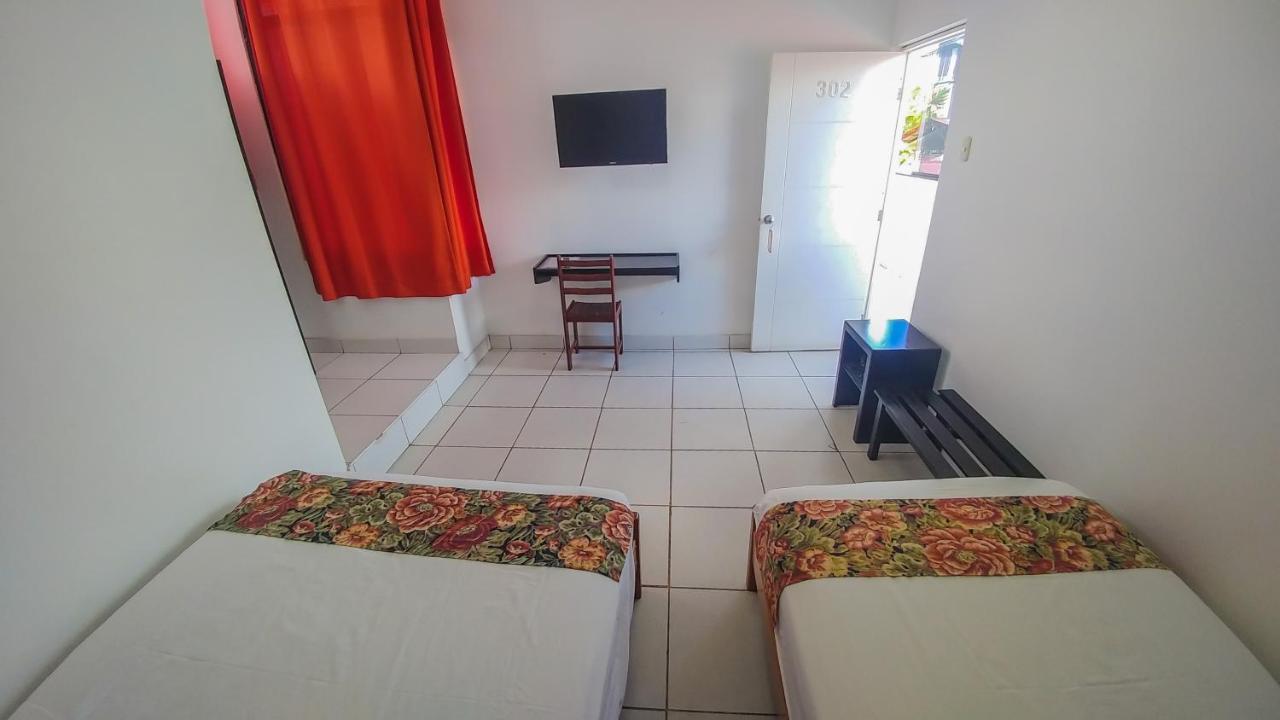 Hostal "Centrika" Тарапото Экстерьер фото